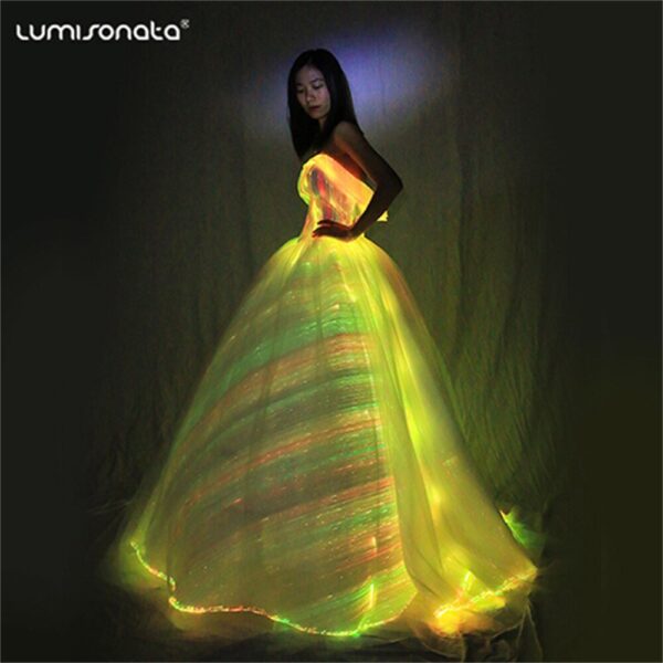 Light-up dress, Sparkle a stunning light-up wedding dress - Lumisonata - Image 2