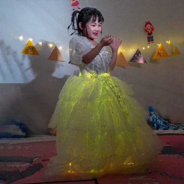 Embroidered lace ruffle luminous children's skirt - Image 2