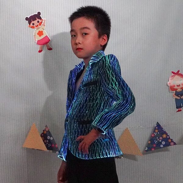 Wave pattern black children's point light up small suit - Image 2